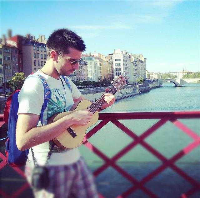 Aprende a tocar la Guitarra de forma práctica y divertida! (Madrid Capital y Provincia)