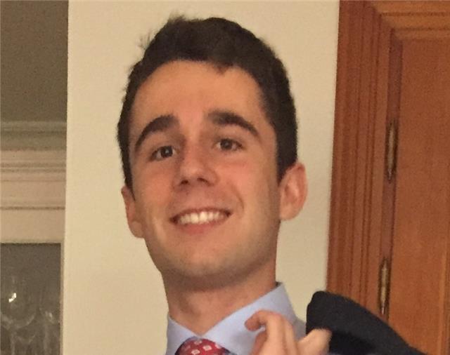 Imparto clases para alumnos de primaria, alumnos de la eso y clases de economía de bachillerato