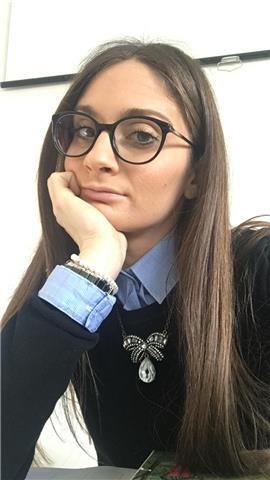 Insegnante lettere, latino,storia, geografia