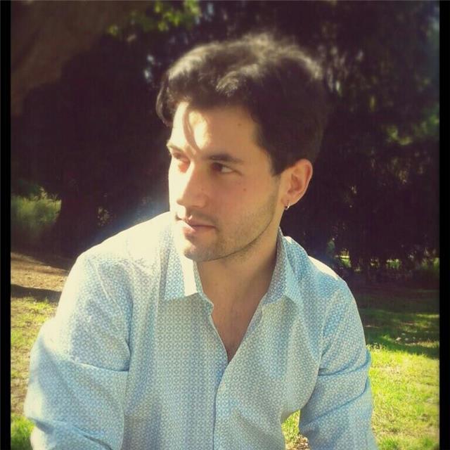 Docente di storia e filosofia impartisce lezioni per materie umanistiche