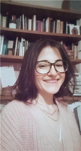 Profesora de Filosofía, Historia, Castellano, Valenciano, Inglés y letras en general