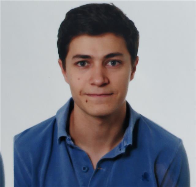 Estudiante de tercero de ingeniería biomédica. doy clases de cualquier asignatura de ciencias desde primaria a primero de universidad