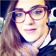 Docente di matematica nella scuola pubblica impartisce lezioni di matematica per alunni di scuola di ogni ordine e grado