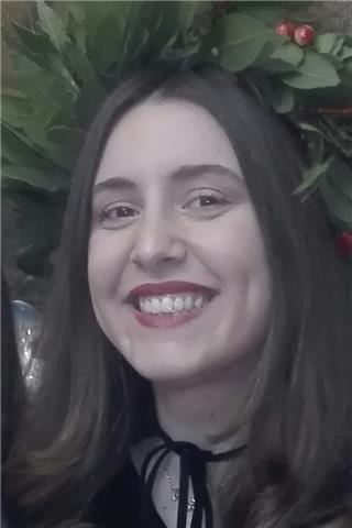laureata in mediazione linguistica e culturale offre lezioni private