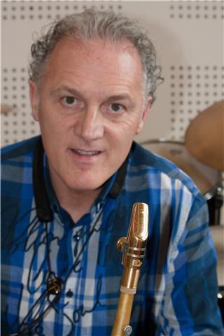 Insegnante diplomato per sax e clarinetto linguaggio moderno jazz