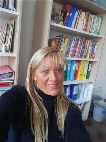Impartisco lezioni di Matematica ad alunni di scuola primaria e secondaria di primo grado. Esperienza decennale, serietà e professionalità. Possibilità di interventi di recupero per DSA