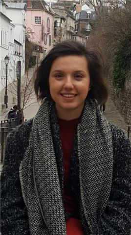 Studentessa madrelingua francese