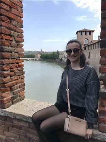 Avvocato con una solida preparazione impartisce lezioni private in diritto. Mo classiche lezioni a filastrocca ma lezioni ragionate e comprese. Il diritto è logica!