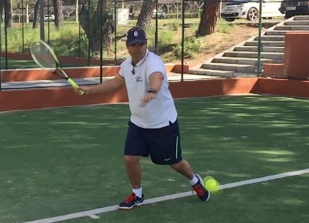 ENTRENADOR DE PÁDEL Y TENIS