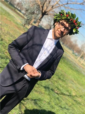 Sono uno studente al secondo anno della magistrale in ingegneria civile con media del 28/30, ho grandi capacità di insegnamento in matematica ( in tutti i suoi ambiti dalla geometria allo studio di funzioni ad n-dimensione ) anche sullo studio della realt