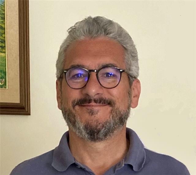 Pittore da decenni specializzato in ritratti e paesaggi