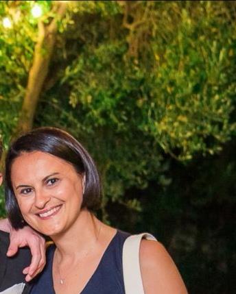 Insegnante madrelingua inglese, certificazione Cambridge CAE, esperienza di 10 anni offre lezioni online di English a tutti i livelli