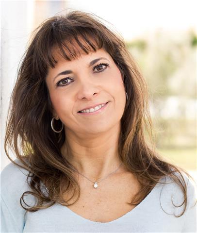 Doy clases particulares de contabilidad financiera tanto a estudiantes como a adultos que estén estudiando, trabajando o llevando su propio negocio