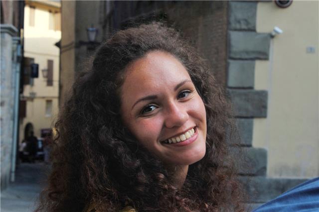 Laureata in lingue impartisce ripetizioni di tedesco, spagnolo e inglese