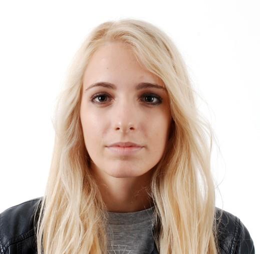 Laureata in giurisprudenza con inglese C1 impartisce lezioni nelle discipline umanistiche e in inglese