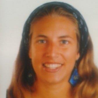 Geóloga imparte clases de ciencias e inglés a estudiantes de primaria, eso y bachillerato