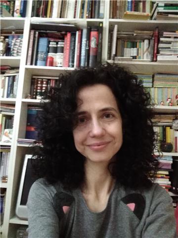 Profesora de español nativa, da clases en madrid a nivel medio- avanzado