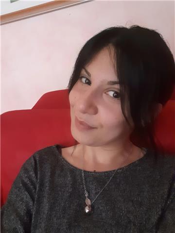 Da anni impartisco lezioni private, dal vivo ed online, aiuto nello svolgimento dei compiti ragazzi di scuola elementare, media e superiore, con schemi di studio ad hoc. Mi occupo di quasi la totalità delle materie