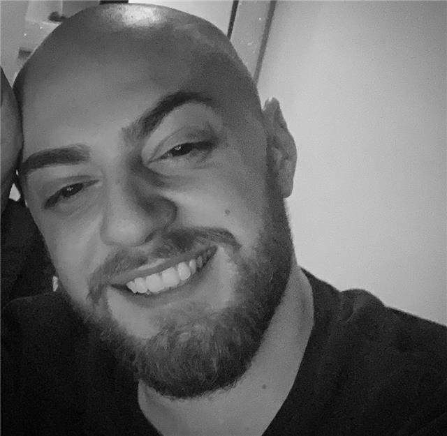 Salve, sono un ragazzo italiano Che cerca lavoro. Sono nato in Germania parlo la lingua tedesca perfettamente