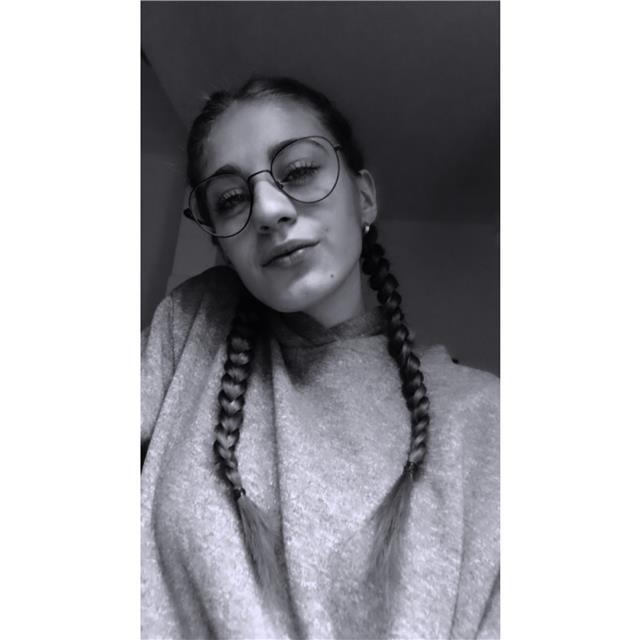 Offro lezioni private di lingua inglese, e volendo anche matematica, ai vostri figli. sono preparata a seguire e aiutare bambini dalle scuole elementari fino alle superiori