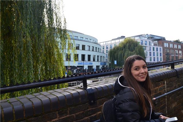 Soy estudiante de marketing en ingles y me ofrezco a enseñar este nivel a alumnos de primaria, secundaria y bachillerato