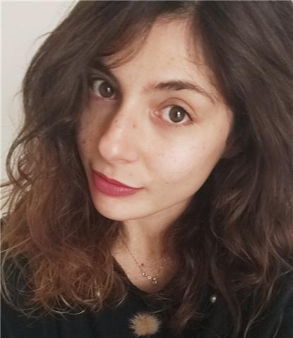 Ragazza innamorata della lingua francese offre ripetizioni private livello base ai bambini