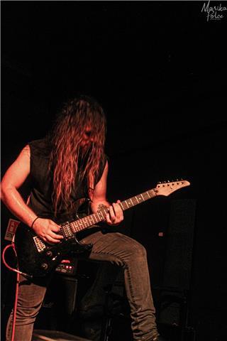 Insegnante di musica pratica e teorica di chitarra elettrica
