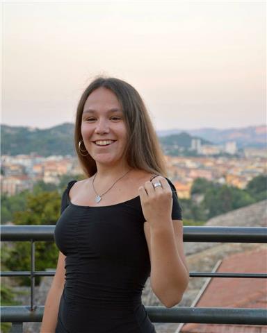 Studentessa universitaria offre lezioni di matematica nella provincia di Ascoli Piceno