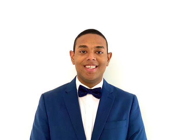 Profesor estudiado en new york empire state building, ayudante de cátedra y con gran carisma para estudiantes de kínder o primeros años de formación escolar