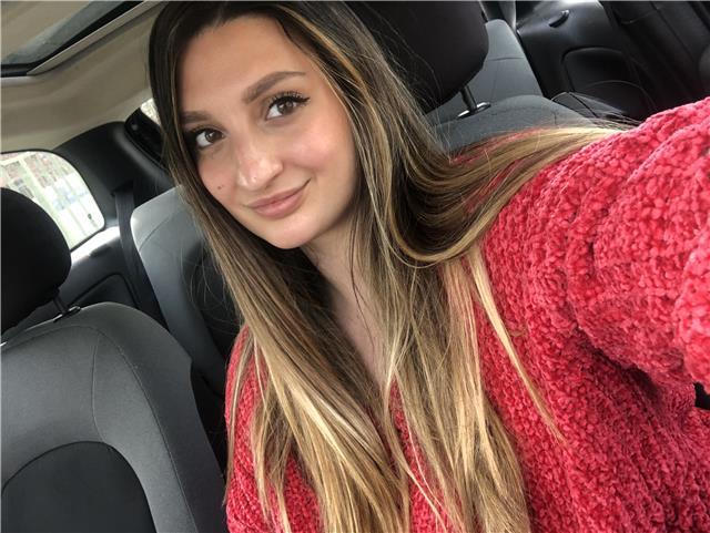 Dopo 7 anni in Germania la mia conoscenza del tedesco è ottima e ho deciso così di aiutare ragazzi e ragazze a studiare questa lingua non così difficile come si dice con grande passione!