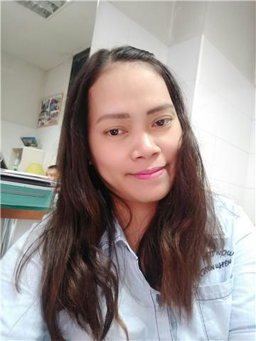 English teacher offers to teach young ones or from beginners Level