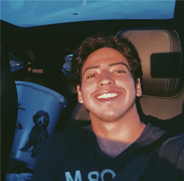 Estudiante de ingeniería ofrece clases de matemáticas o química para alumnos de primaria, eso o bachiller