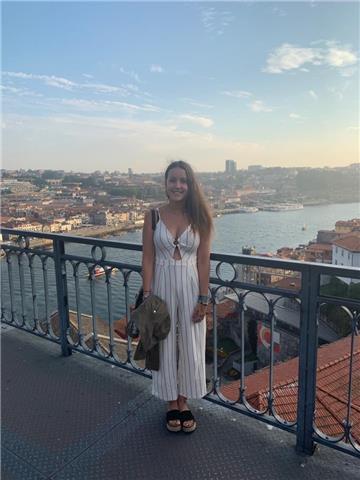 Ingeniera electrónica graduada en la universidad de la rioja. doy clases particulares para nivel primaria y eso en las materias de matemáticas, física y química, dibujo, apoyo…