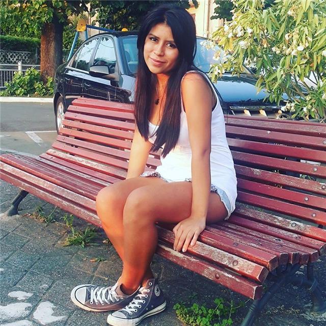 Madrelingua spagnola offre ripetizioni di spagnolo