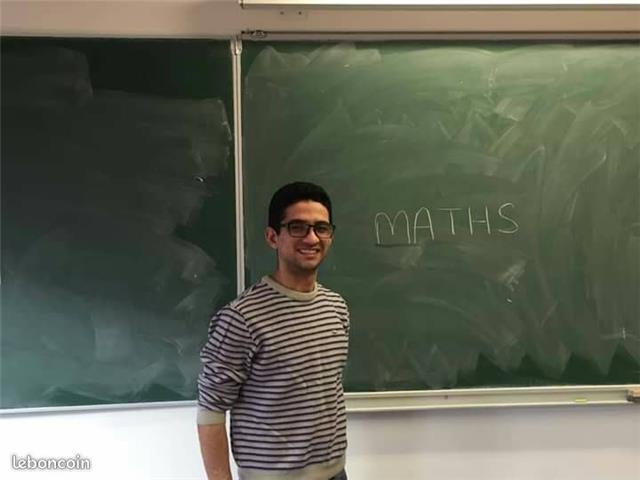 Jeune étudiant offrant des cours particuliers en maths