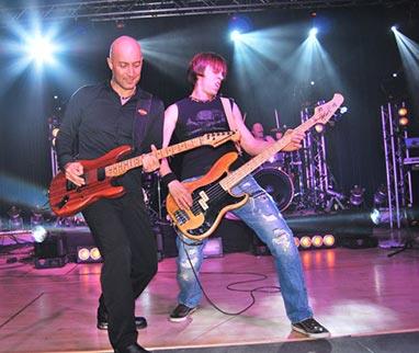 Clases de guitarra a domicilio con instrumentos&