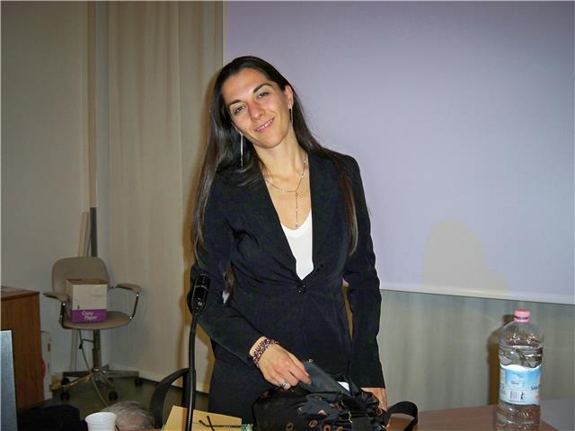 DOCENTE UNIVERSITARIA E DI LICEO (110/110 E LODE,CON PUBBLICAZIONI SCIENTIFICHE) impartisce lezioni individuali o a piccoli gruppi, anche ONLINE, di LATINO,GRECO,ITALIANO,MATERIE LETTERARIE,FRANCESE (anche per stranieri),con aiuto di impostazione allo stu