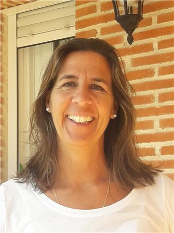 Española, profesora de primaria (niños de 6 a 12 años) y de español ofrece clases online. 
quieres aprender o mejorar la conversación, gramática, comprensión, lectura...? tienes algún interés especial? déjame conocerte un poco y prepararé las clases en ba