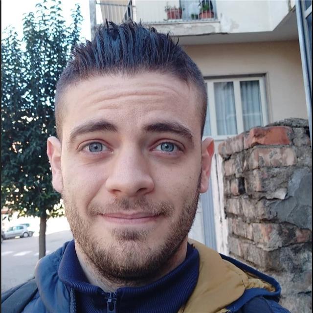 Sono uno studente universitario e offro lezioni di matematica a ragazzi del liceo