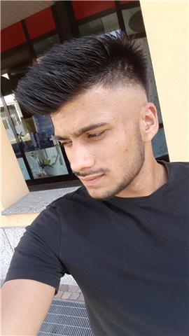 Studente universitario offre lezioni private di grammatica e letteratura italiana per giovani studenti delle scuole medie e superiori