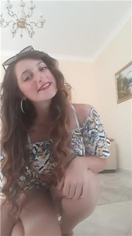 Hola! me llamo alessandra.
soy nativa italiana, graduada en idiomas.
ofrezco clases online (todos los niveles)