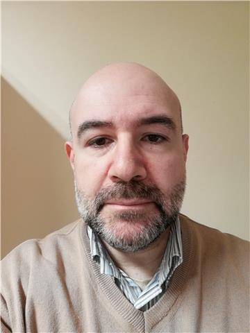 Laureato in Lettere impartisce lezioni individuali online di italiano. Prima lezione