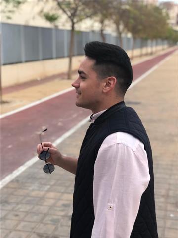 Estoy graduado en ingeniería mecánica en la universidad politécnica de cartagena, y podría impartir clases tanto de bachiller como de eso