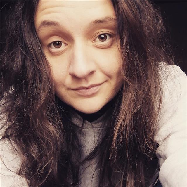 RAGAZZA ITALIANA IMPARTISCE LEZIONI, AD AREZZO E DINTORNI, DI ITALIANO, PER TUTTI, DI DISEGNO DAL VERO, DI DISEGNO GEOMETRICO, PER ALUNNI DI ELEMENTARI MEDIE E SUPERIORI