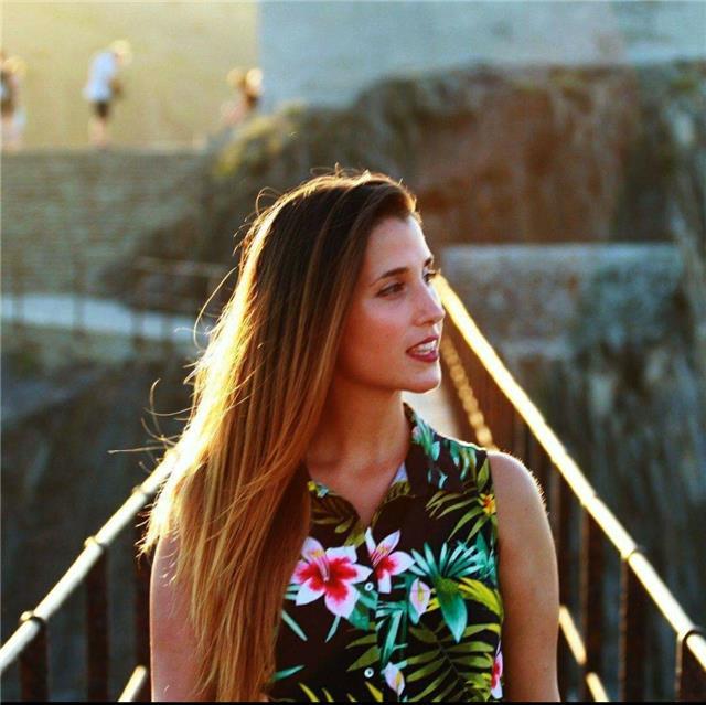 Doy clases particulares para primaria y eso. soy profesora y tutora. puedo asesorar y guiar en el aprendizaje y métodos de estudio