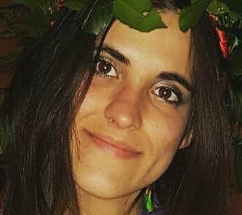 Ragazza laureata in lingue e culture per il turismo offre ripetizioni di inglese, francese ma anche geografia storia