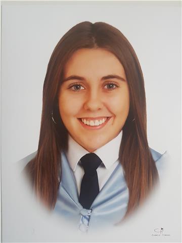 Graduada en Magisterio de Educación Primaria con mención en Lengua Extranjera Inglés por la Universidad de Cantabria imparte clase