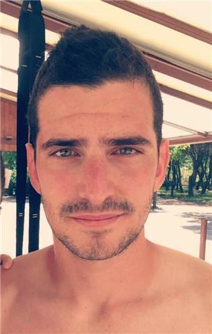 Graduado en medicina y psicología con máster en medicina y mención honorífica se ofrece para dar clases particulares de las materias de ciencias de la salud y humanidades