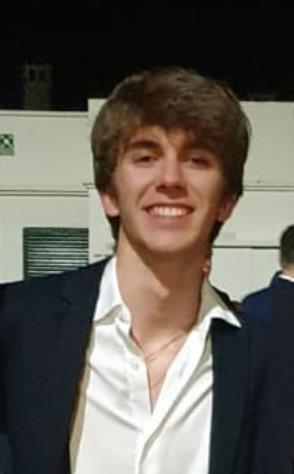 Doy clases particulares de inglés para alumnos hasta bachillerato o que se quieran preparar para el first soy universitario estudio ADE+ RRII en ingle