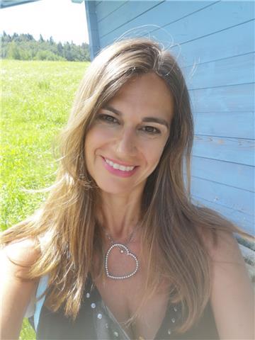 Insegnate di spagnolo specializzata in metodo didattico anche per ragazzi dsa, avendo maturato anni di insegnamento come docente in scuole di I e II grado.
Grazie ad metodo semplice e dinamico insieme potremo apprendere la lingua spagnolo, utilizzando al 